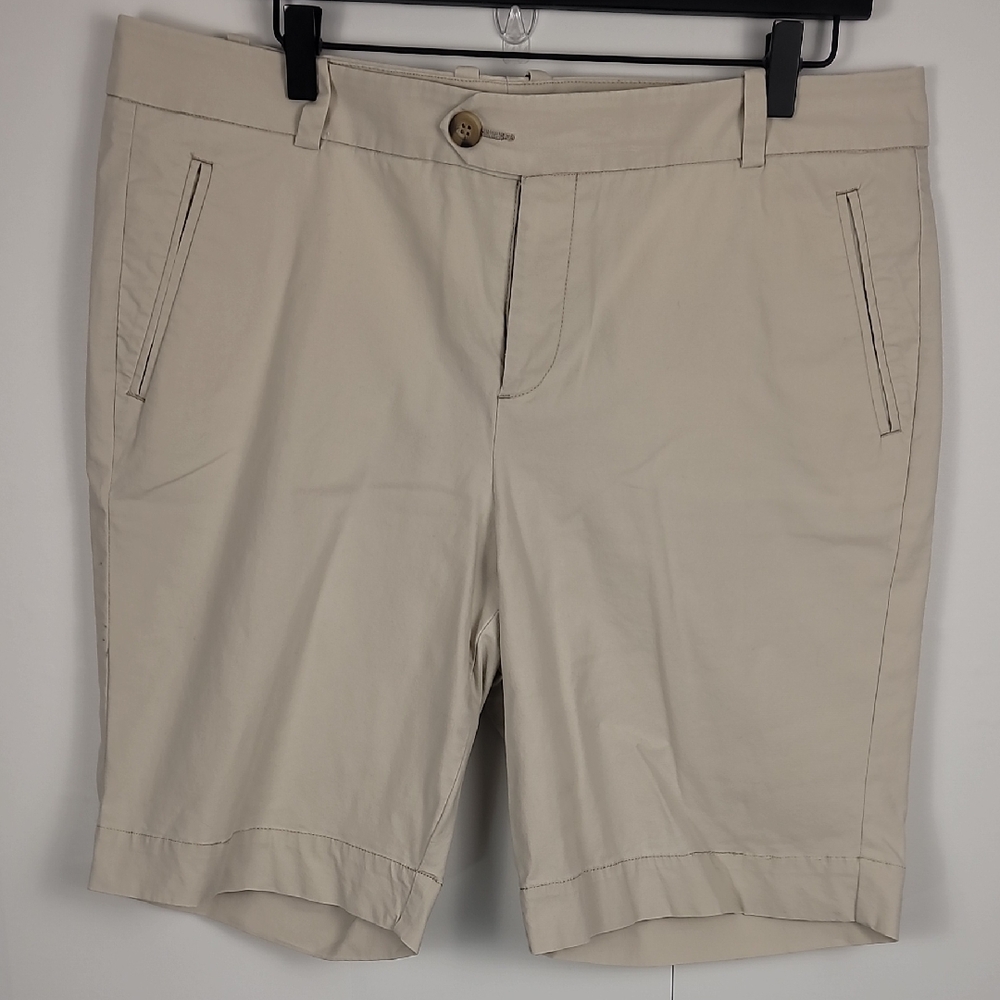 Dockers Beige Women's Bermuda Shorts